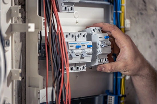 imagen servicio de mantenimiento electricidad austral servicios
